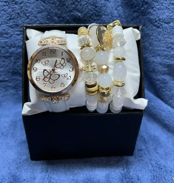 RELOJ DAMA MAS PULSERAS ELASTIZADAS EN CAJA DE PRESENTACION
